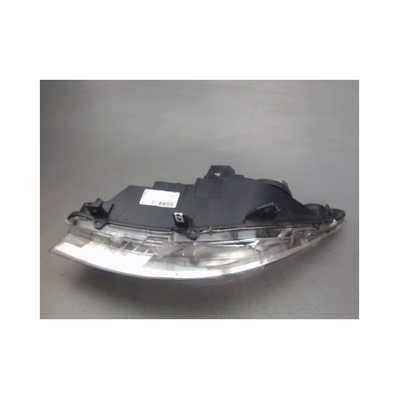 PHARE DROIT PEUGEOT 307