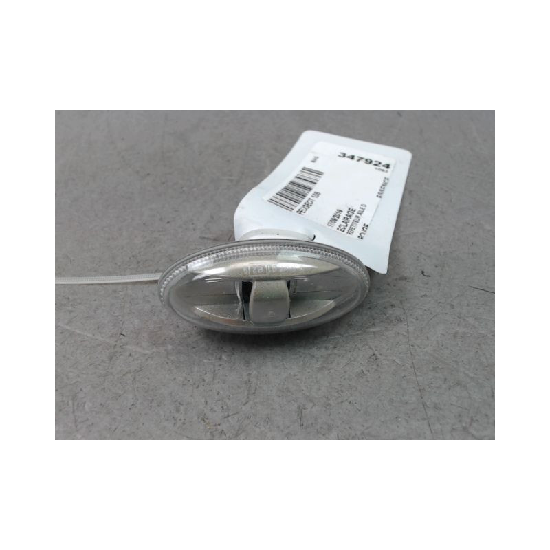 REPETITEUR AILE DROIT PEUGEOT 108