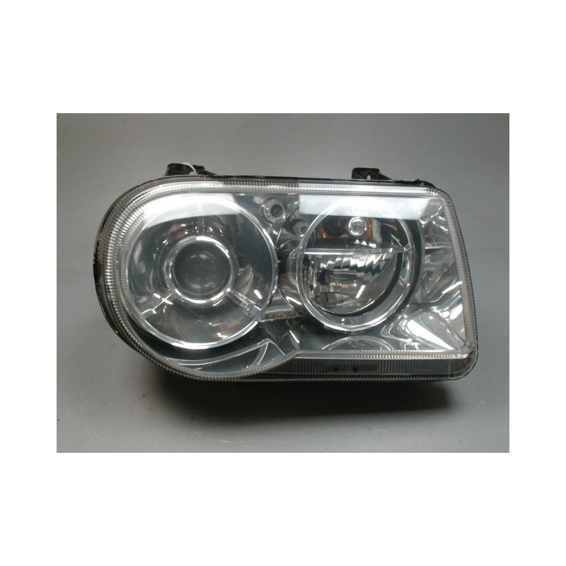 PHARE DROIT CHRYSLER 300C