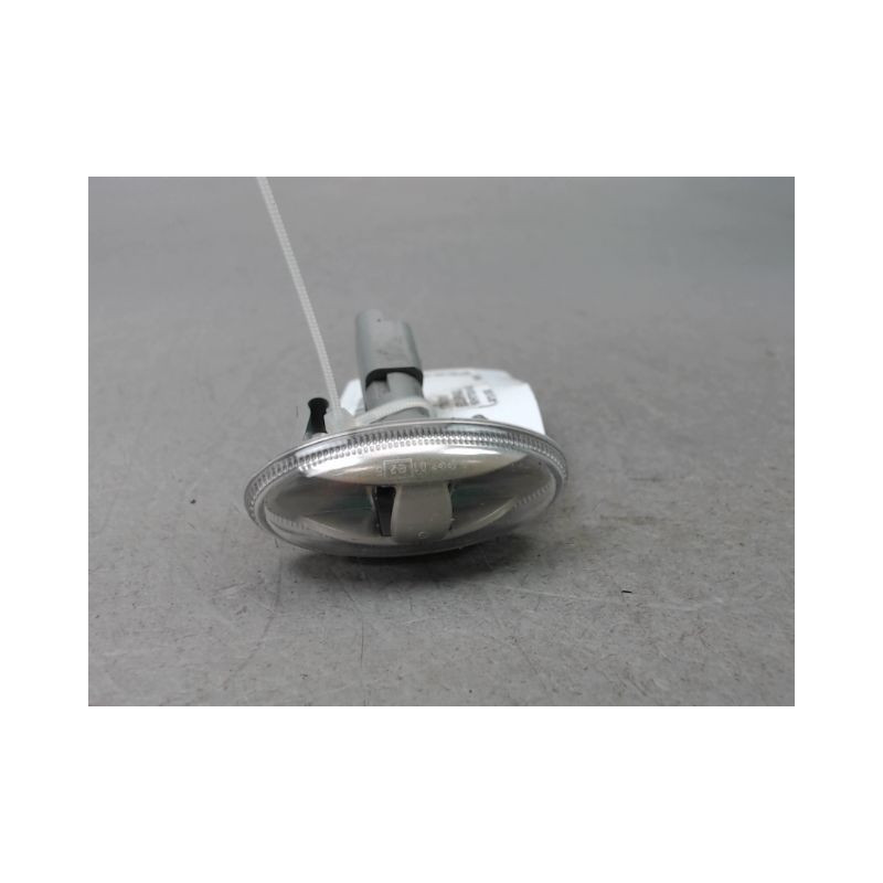 REPETITEUR AILE GAUCHE PEUGEOT 108