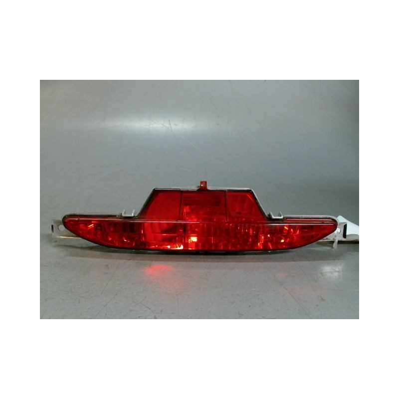 FEU BROUILLARD CENTRAL ARRIERE PEUGEOT 208