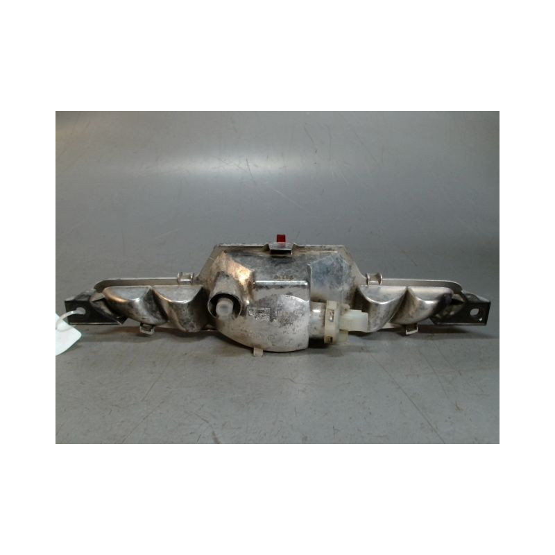 FEU BROUILLARD CENTRAL ARRIERE PEUGEOT 208