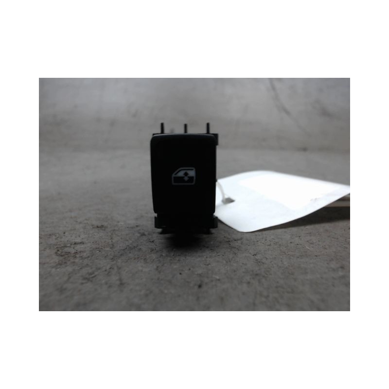 COMMANDE LEVE-GLACE PORTE AVD SEAT IBIZA