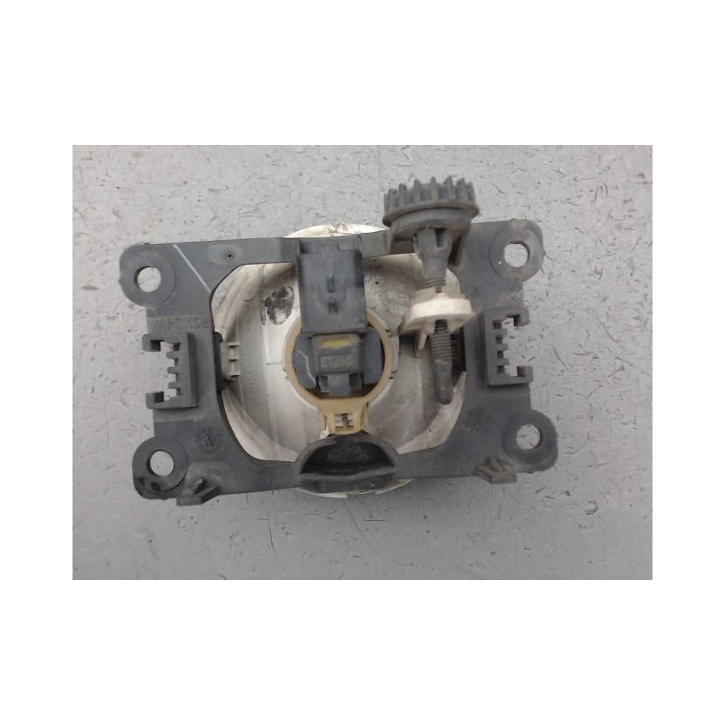 PHARE ANTIBROUILLARD AVANT GAUCHE PEUGEOT 5008