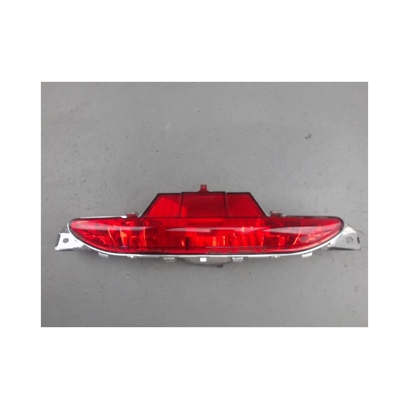 FEU BROUILLARD CENTRAL ARRIERE PEUGEOT 208