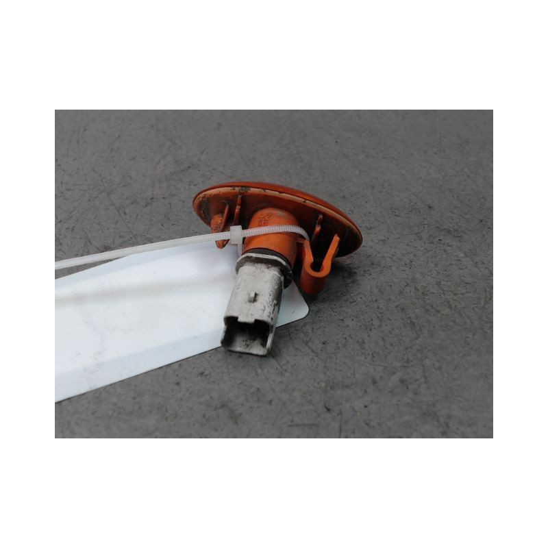 REPETITEUR AILE GAUCHE PEUGEOT 206 1998-2009