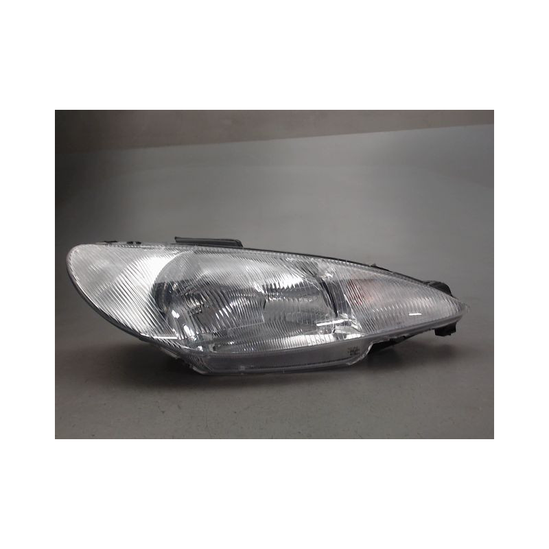 PHARE DROIT PEUGEOT 206
