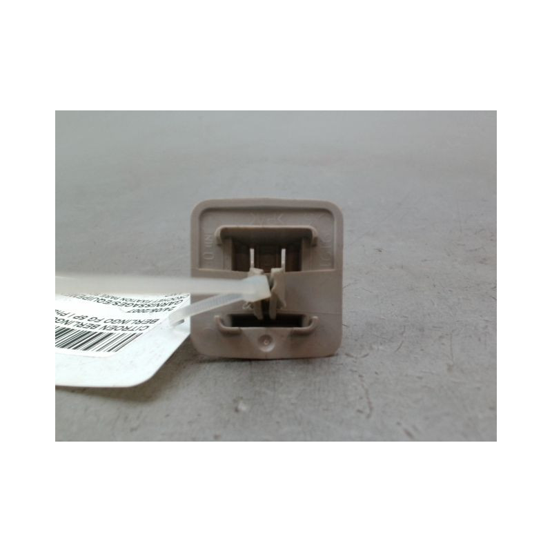 CROCHET FIXATION PARE SOLEIL G CITROEN BERLINGO FG I Phase 2 (M59) 2002-2011