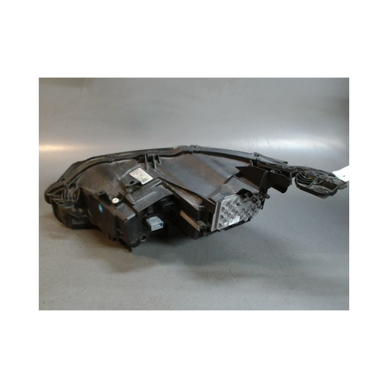 PHARE DROIT PEUGEOT 5008