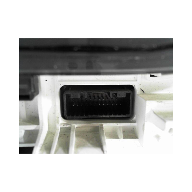 BLOC COMPTEURS TOYOTA YARIS II 2010-
