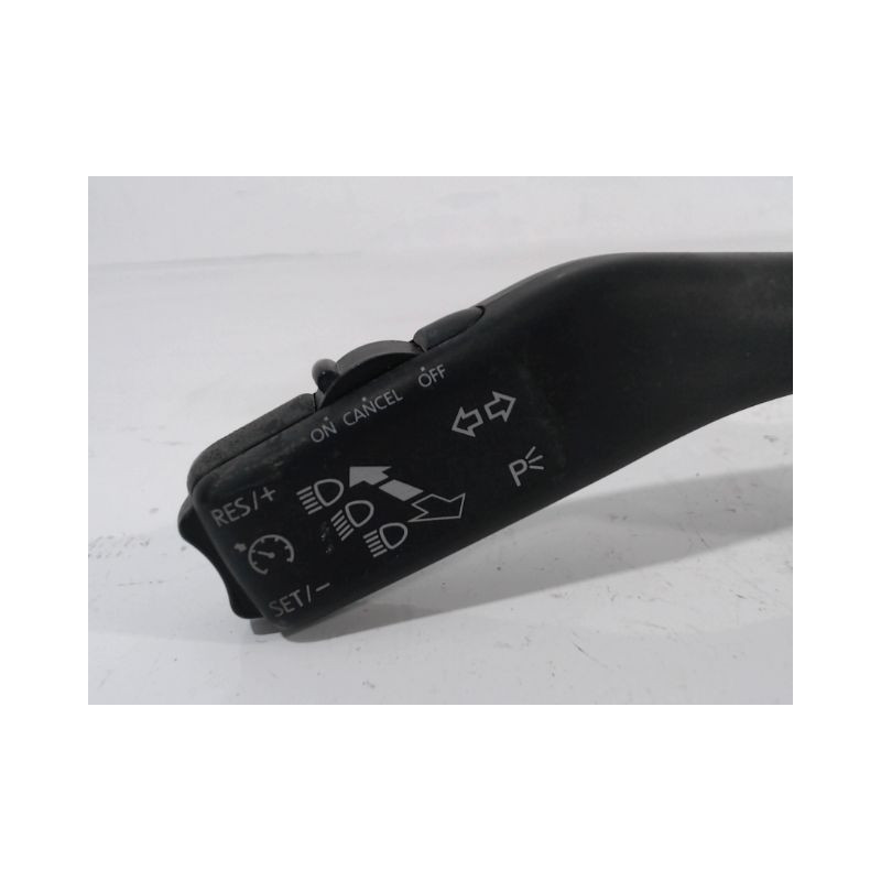 COMMANDE CLIGNOTANT VOLKSWAGEN CADDY COMBI 2004-