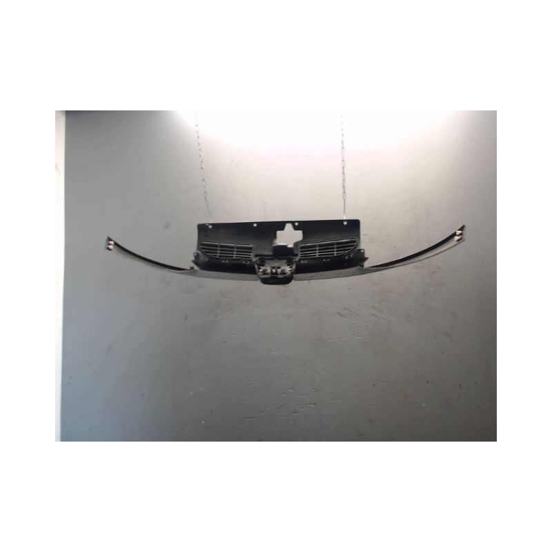 CALANDRE PEUGEOT 206