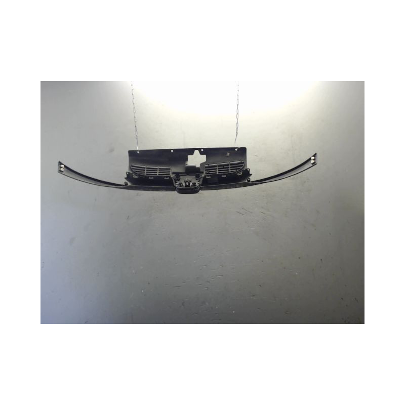 CALANDRE PEUGEOT 206