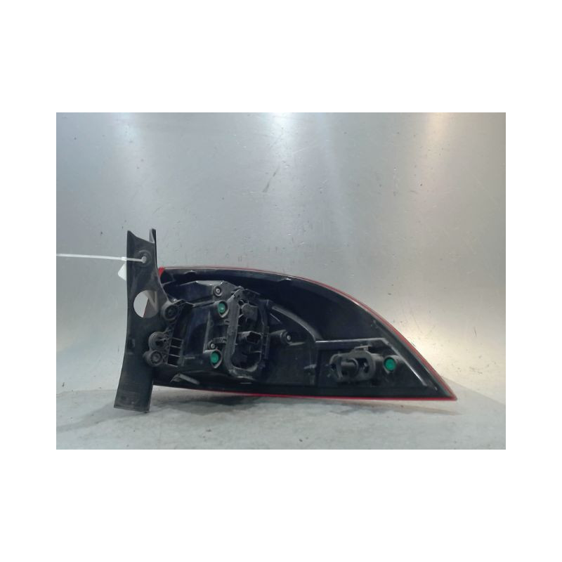 FEU ARRIERE GAUCHE  RENAULT CLIO