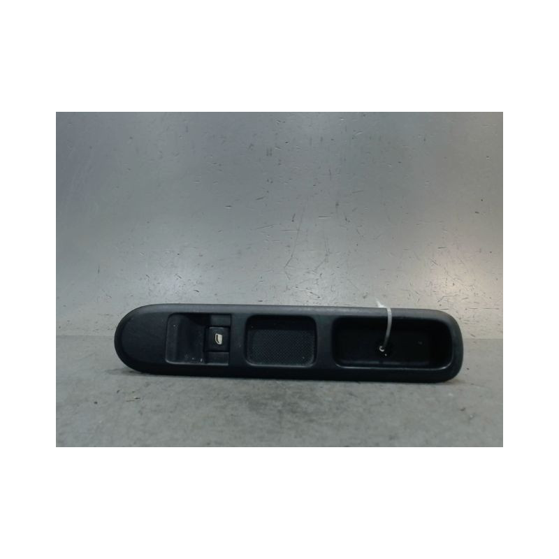 COMMANDE LEVE-GLACE PORTE AVD PEUGEOT 3008