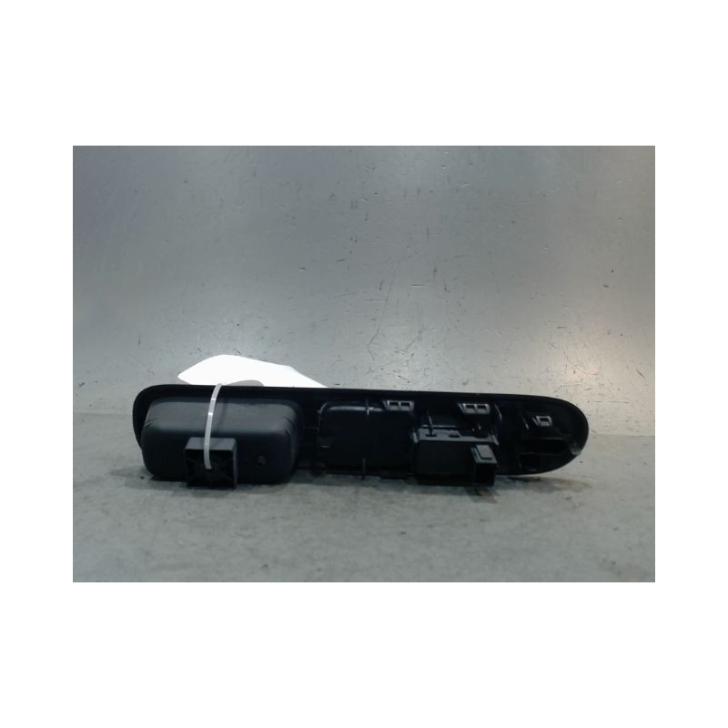 COMMANDE LEVE-GLACE PORTE AVD PEUGEOT 3008