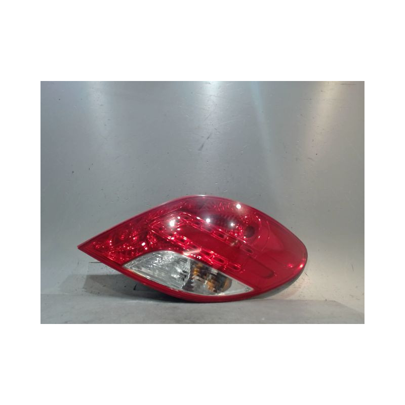 FEU ARRIERE GAUCHE  PEUGEOT 207