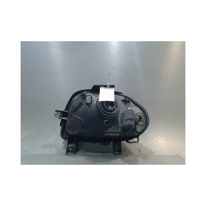 PHARE DROIT RENAULT CLIO