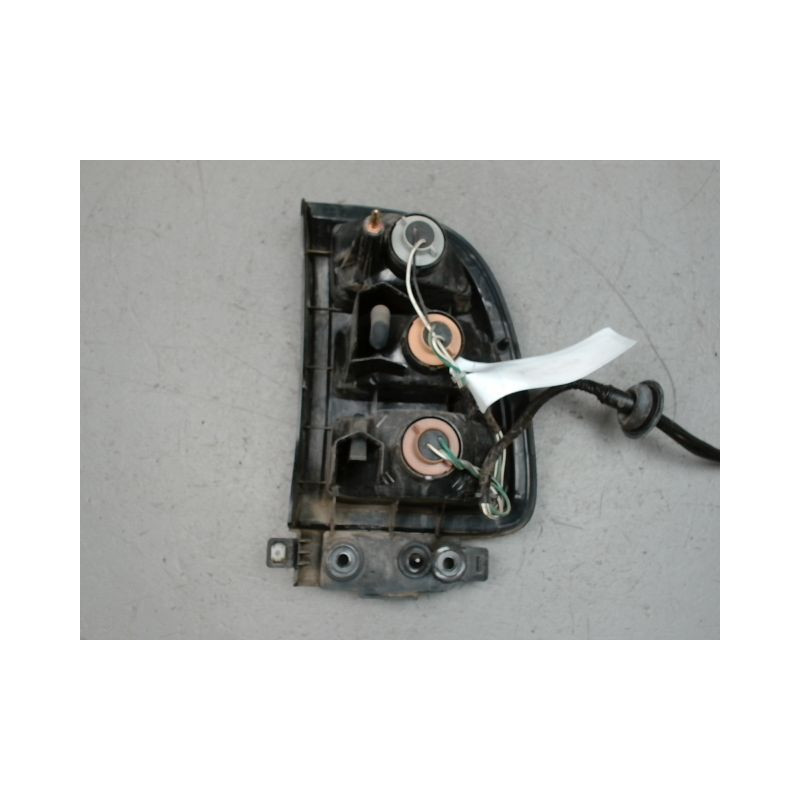 FEU ARRIERE GAUCHE  TOYOTA RAV4 -97