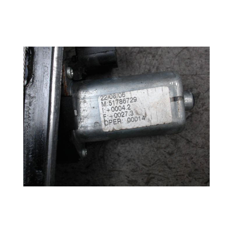 MECANISME+MOTEUR LEVE-GLACE AVANT GAUCHE FIAT GRANDE PUNTO 2005-