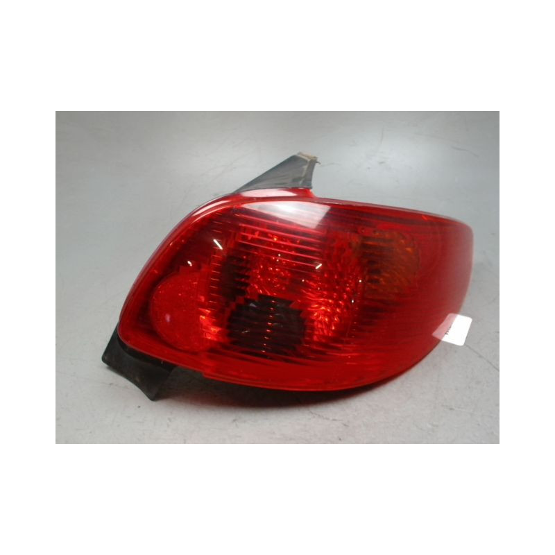 FEU ARRIERE DROIT PEUGEOT 206 5P