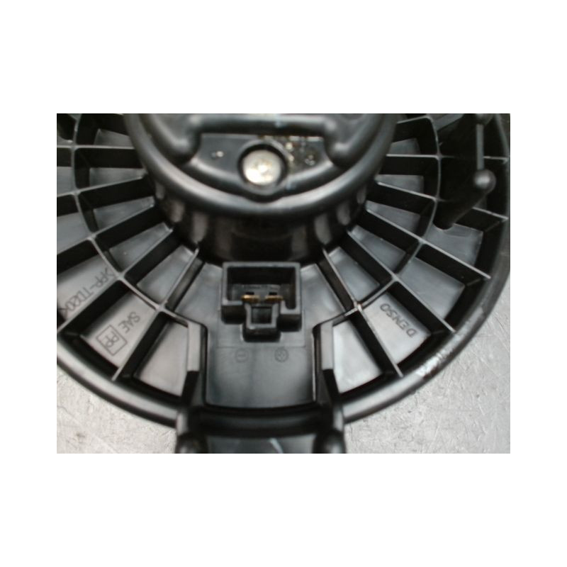 MOTEUR VENTILATEUR CHAUFFAGE SUZUKI SWIFT 3P