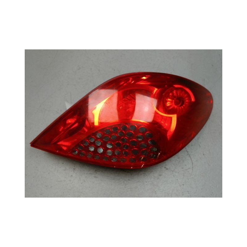 FEU ARRIERE DROIT PEUGEOT 207 5P