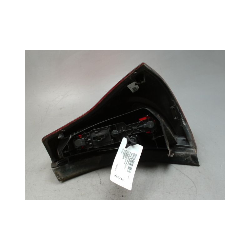 FEU ARRIERE GAUCHE  DACIA SANDERO 2008-