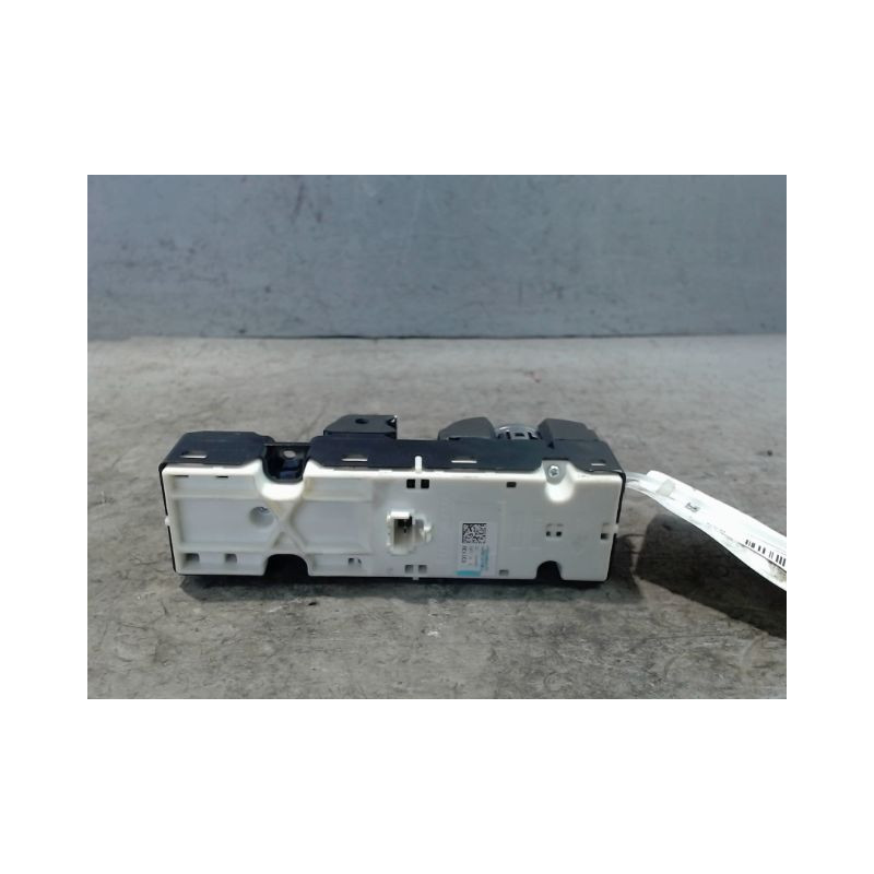 COMMANDE LEVE-GLACE PORTE AVG FORD FIESTA 2010-