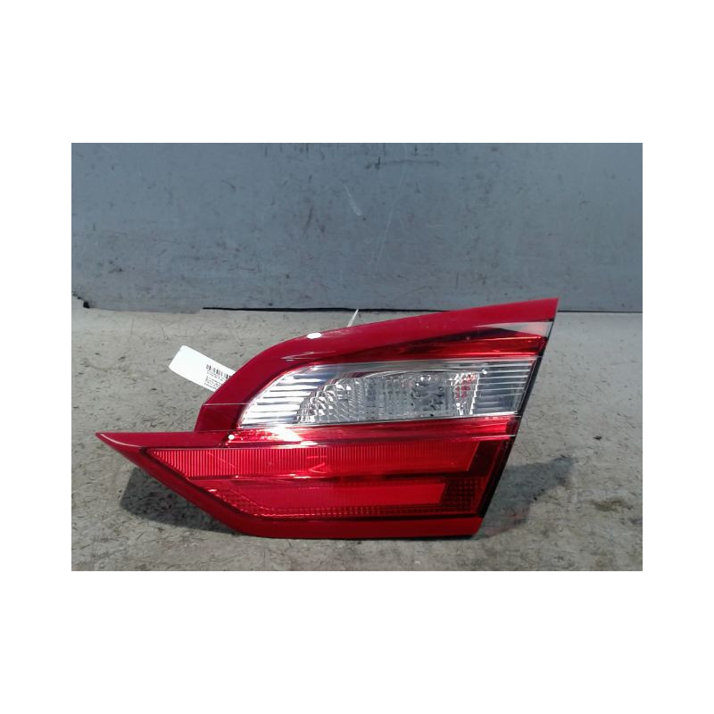 FEU ARRIERE INTERIEUR DROIT FORD FIESTA 2010-
