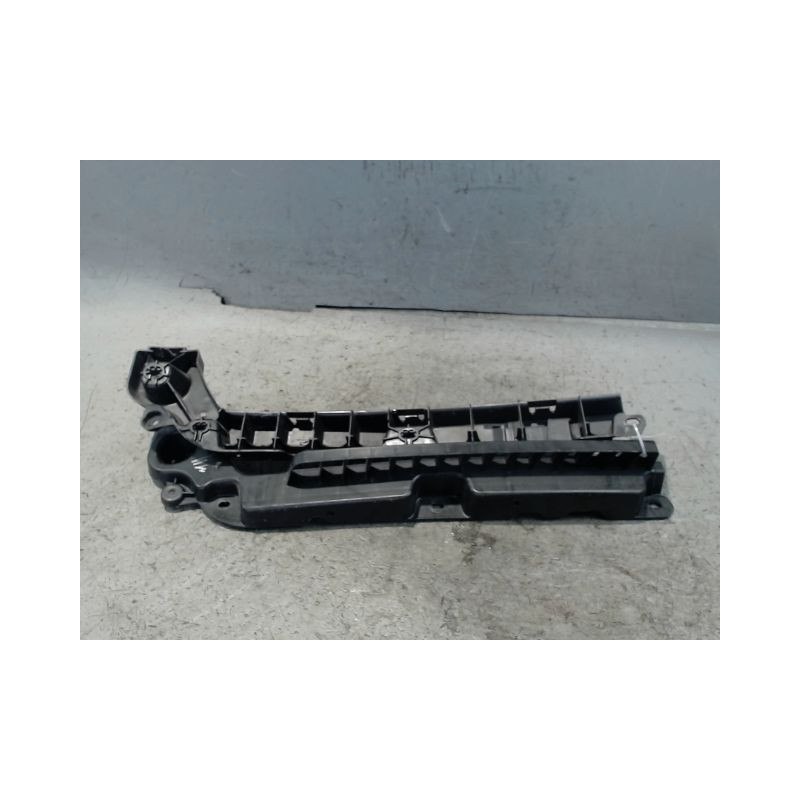 SUPPORT CENTRAL PARE-CHOC ARRIERE  SKODA FABIA 2007-