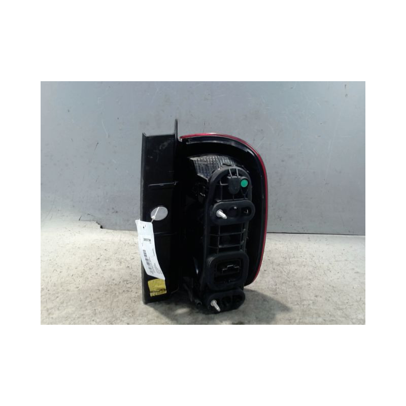 FEU ARRIERE GAUCHE  DACIA DUSTER 2010-