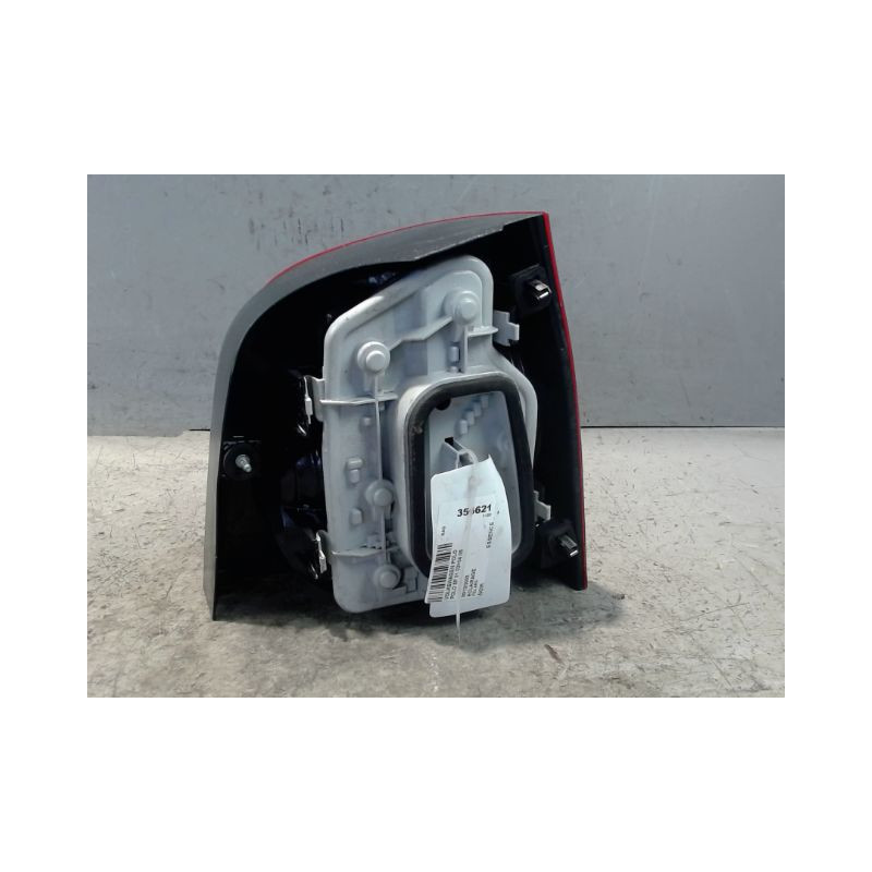 FEU ARRIERE GAUCHE  VOLKSWAGEN POLO 02-05