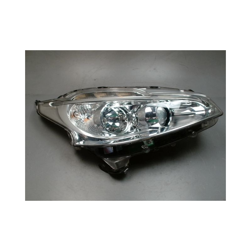 PHARE DROIT PEUGEOT 208