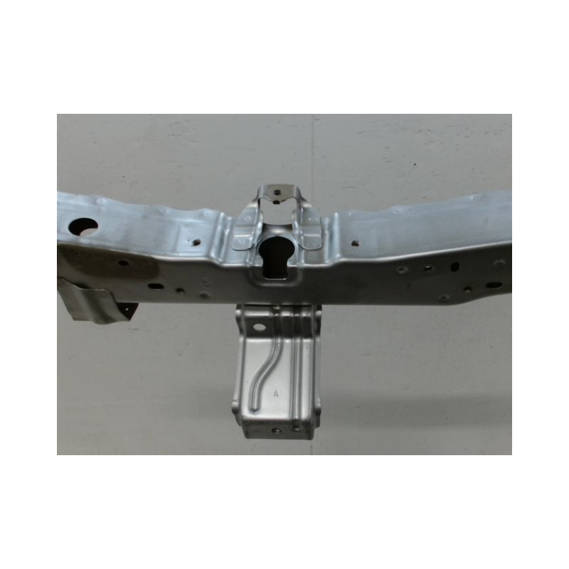 TRAVERSE SUPERIEURE ARMATURE AVANT TOYOTA VERSO 2010-