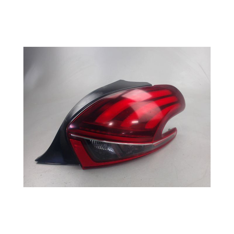 FEU ARRIERE DROIT PEUGEOT 208
