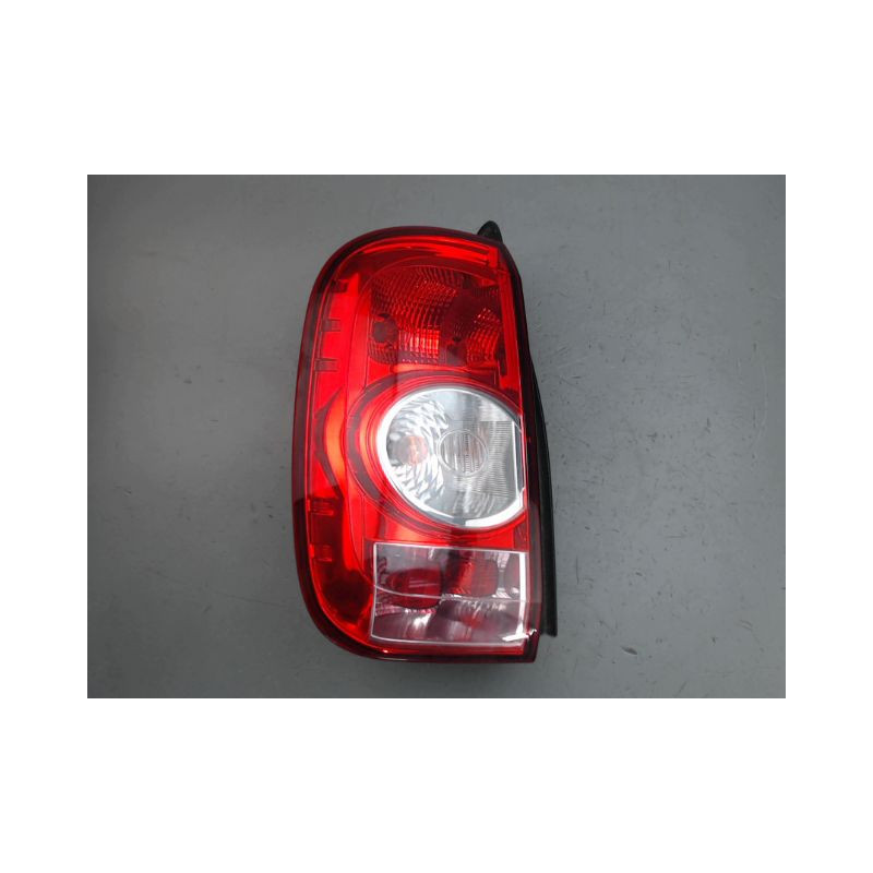 FEU ARRIERE GAUCHE  DACIA DUSTER