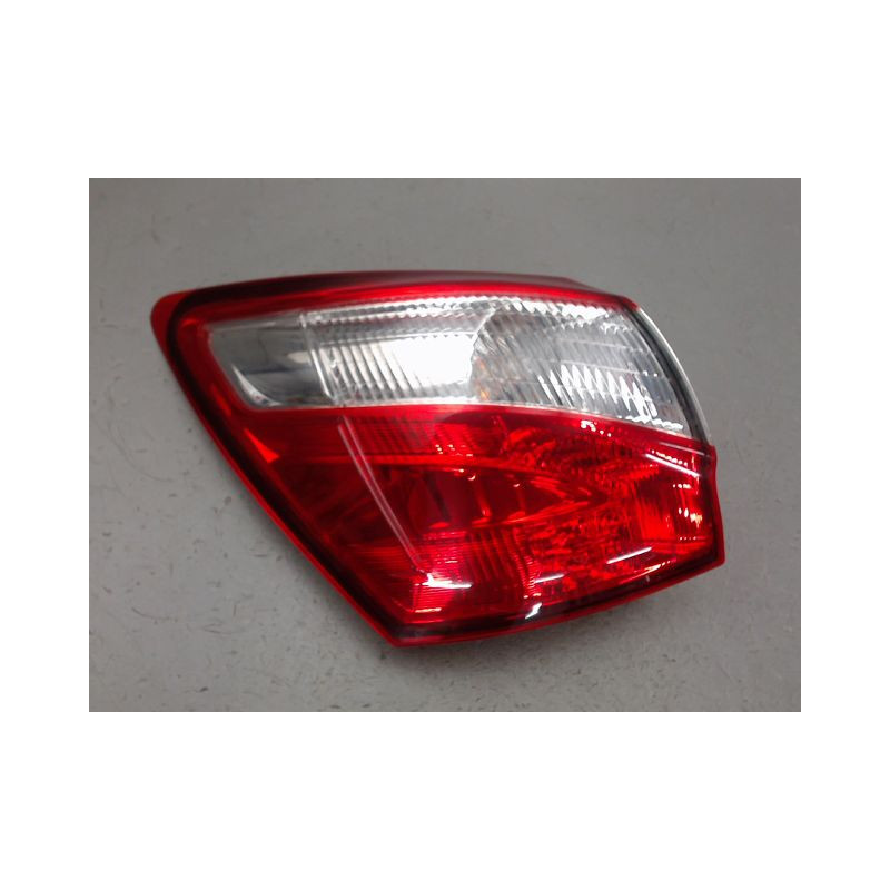 FEU ARRIERE GAUCHE  NISSAN QASHQAI