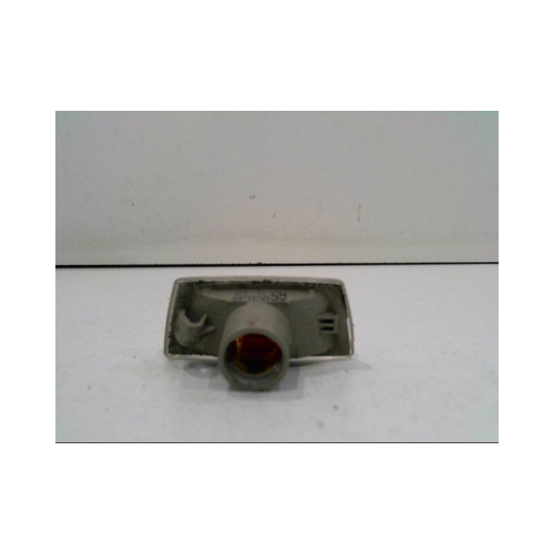 REPETITEUR AILE GAUCHE OPEL CORSA