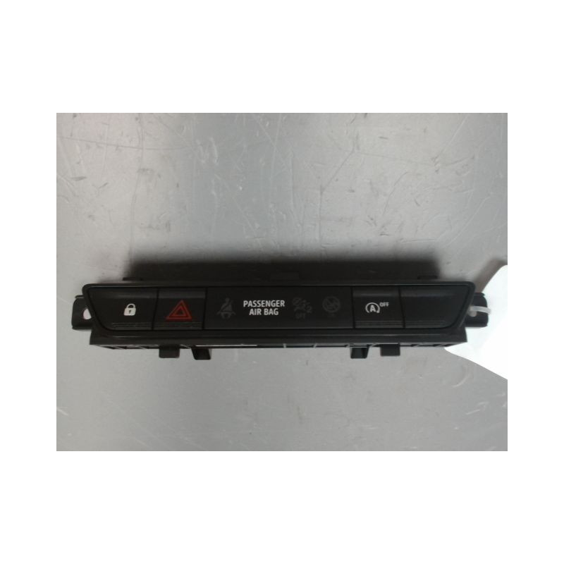 BOUTON DE WARNING DACIA SANDERO