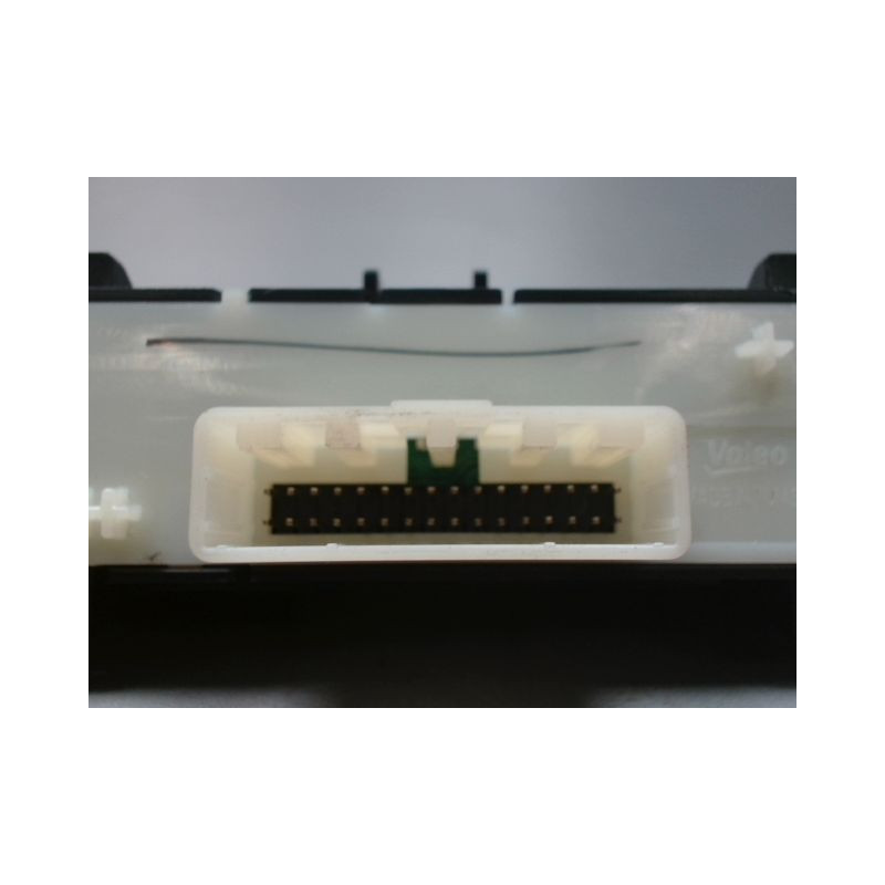 BOUTON DE WARNING DACIA SANDERO