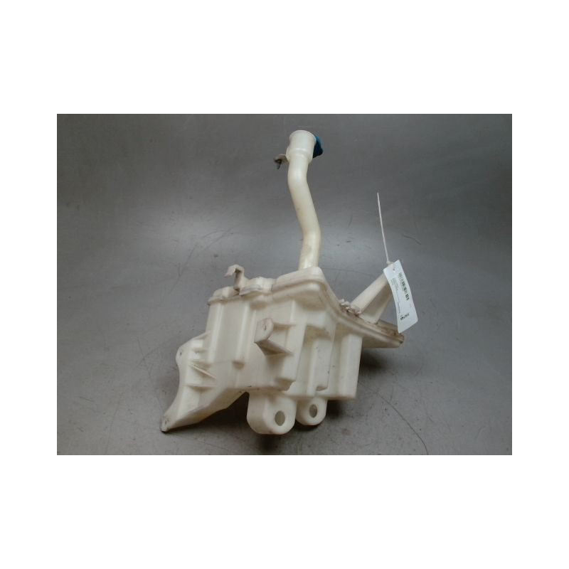 RESERVOIR LAVE-GLACE AVANT TOYOTA AURIS