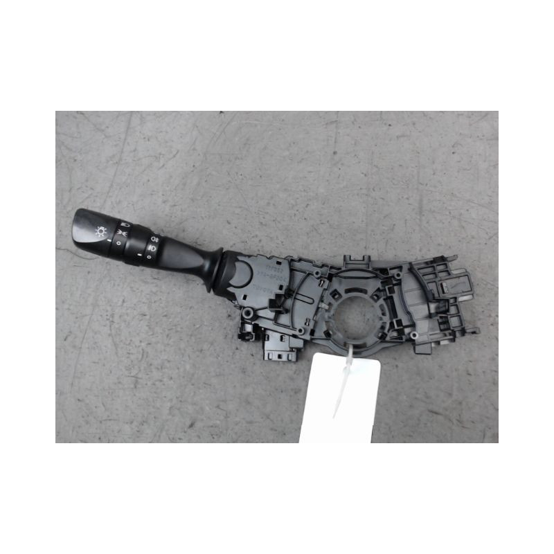 COMMANDE CLIGNOTANT TOYOTA AURIS