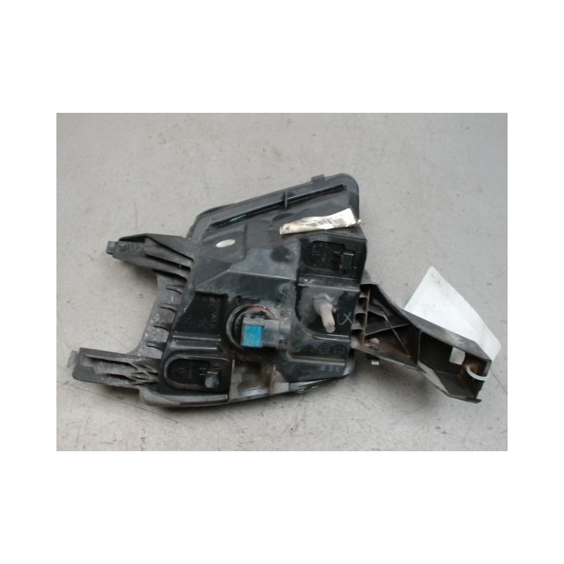 PHARE ANTIBROUILLARD AVANT GAUCHE PEUGEOT 407 SW