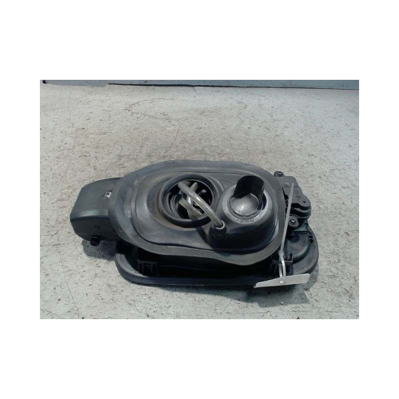 VOLET DE TRAPPE CARBURANT SEAT LEON 2009-