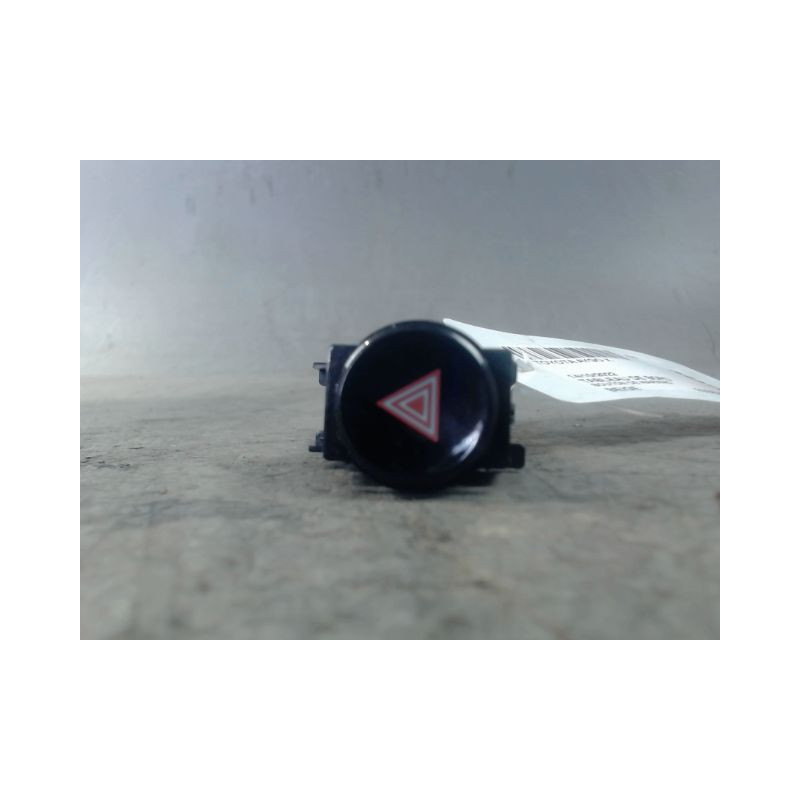 BOUTON DE WARNING TOYOTA AYGO X