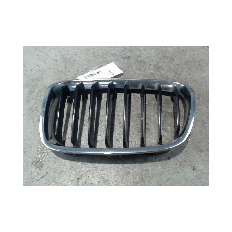 GRILLE CALANDRE GAUCHE B.M.W. SERIE 1