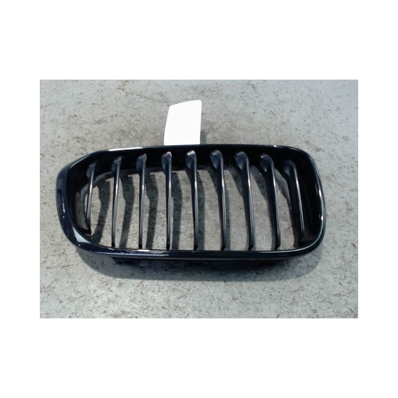 GRILLE CALANDRE DROIT BMW SERIE 1