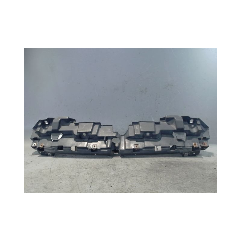 SUPPORT CENTRAL PARE-CHOC AVANT FIAT GRANDE PUNTO 2005-