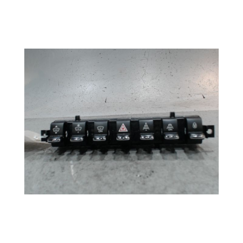 BOUTON DE WARNING PEUGEOT 3008